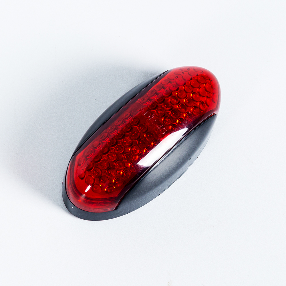 Luce laterale rossa ovale per montaggio su superficie